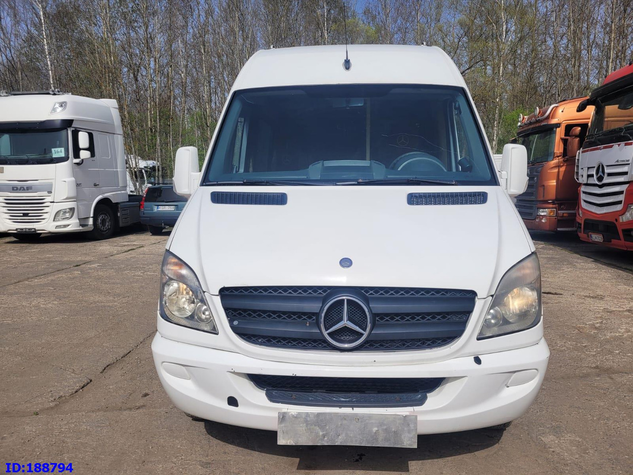 MERCEDES-BENZ Sprinter 518 -  Kasten VIP - 20 Seater - Autocar: foto 2 MERCEDES-BENZ Sprinter 518 -  Kasten VIP - 20 Seater - Autocar: foto 2