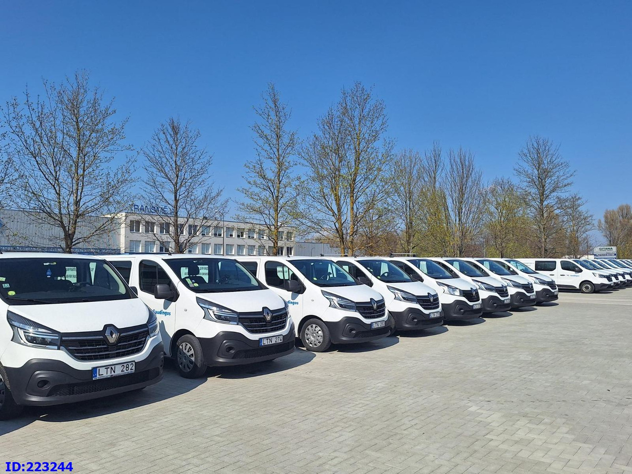 RENAULT Trafic (6pcs. available) - Furgoneta combi: foto 1 RENAULT Trafic (6pcs. available) - Furgoneta combi: foto 1