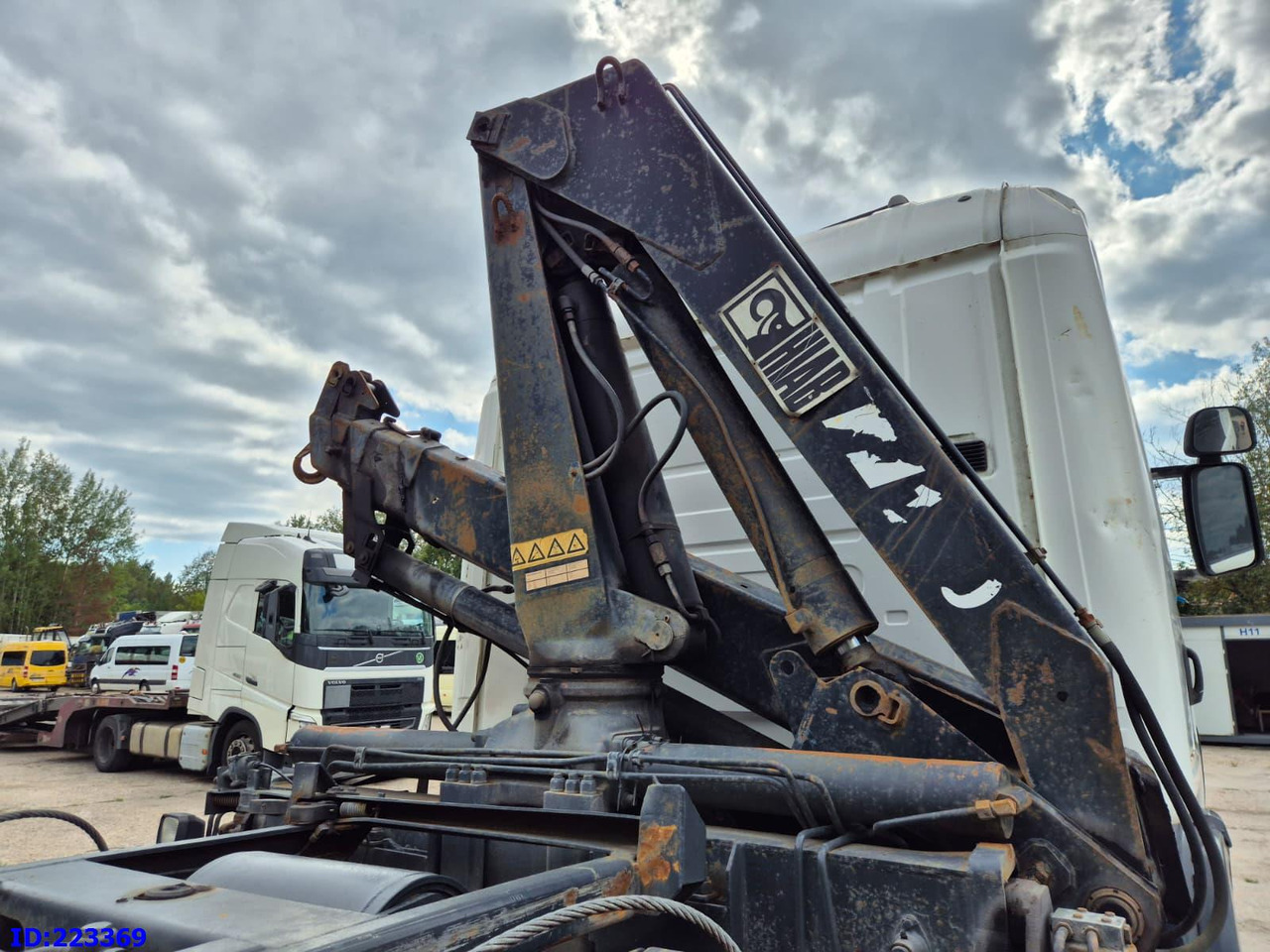 SCANIA R124 420 + Crane HIAB 140AW - Camión volquete: foto 5 SCANIA R124 420 + Crane HIAB 140AW - Camión volquete: foto 5