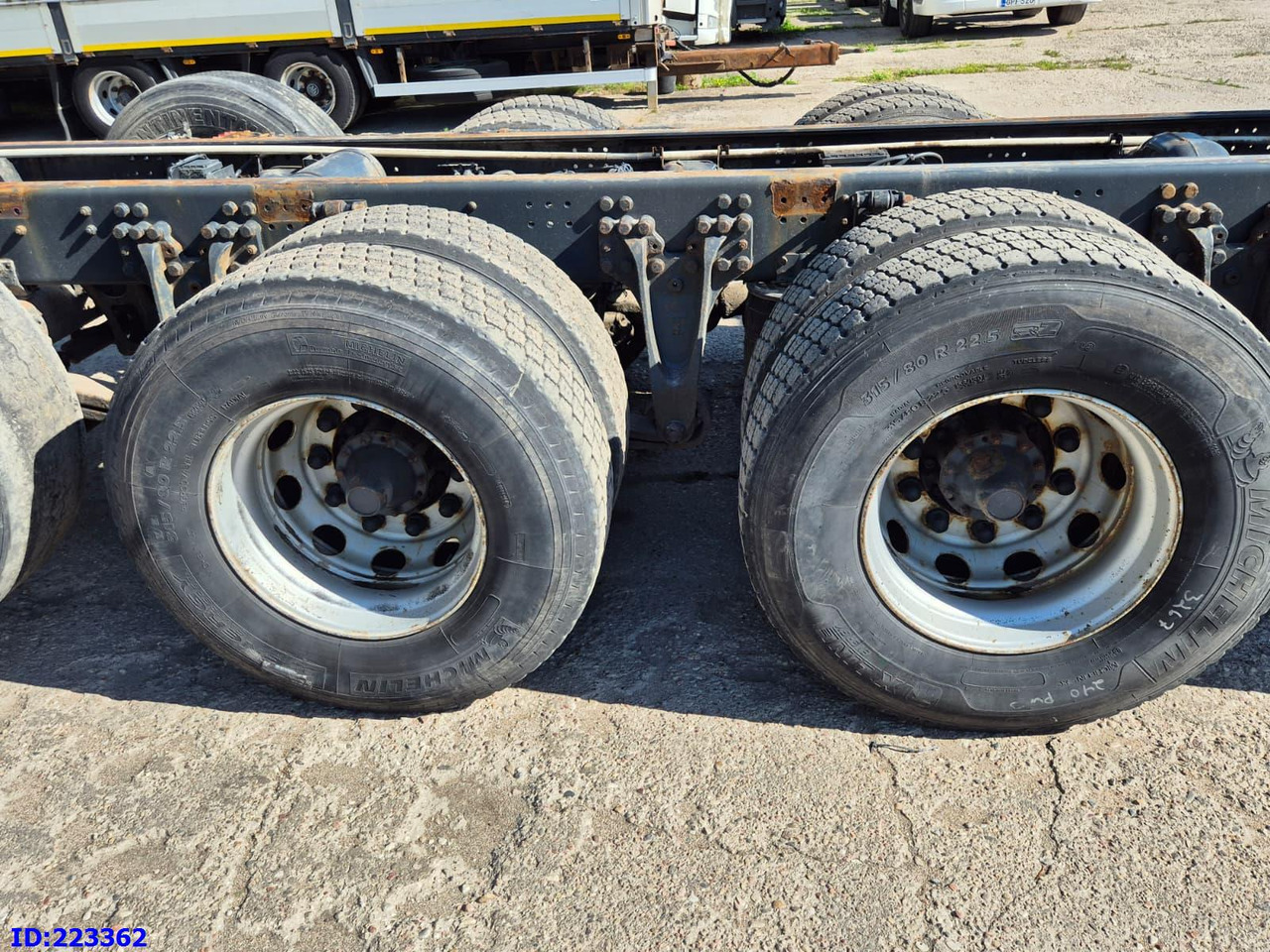 SCANIA R580 8x4 Euro6 Retarder - Camión chasis: foto 5 SCANIA R580 8x4 Euro6 Retarder - Camión chasis: foto 5