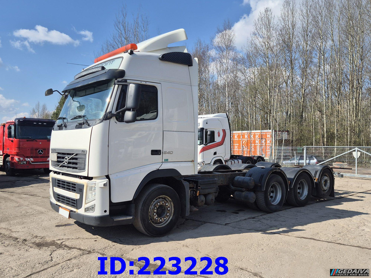VOLVO FH13 540HP 8X4 Euro5 - Camión chasis: foto 1 VOLVO FH13 540HP 8X4 Euro5 - Camión chasis: foto 1