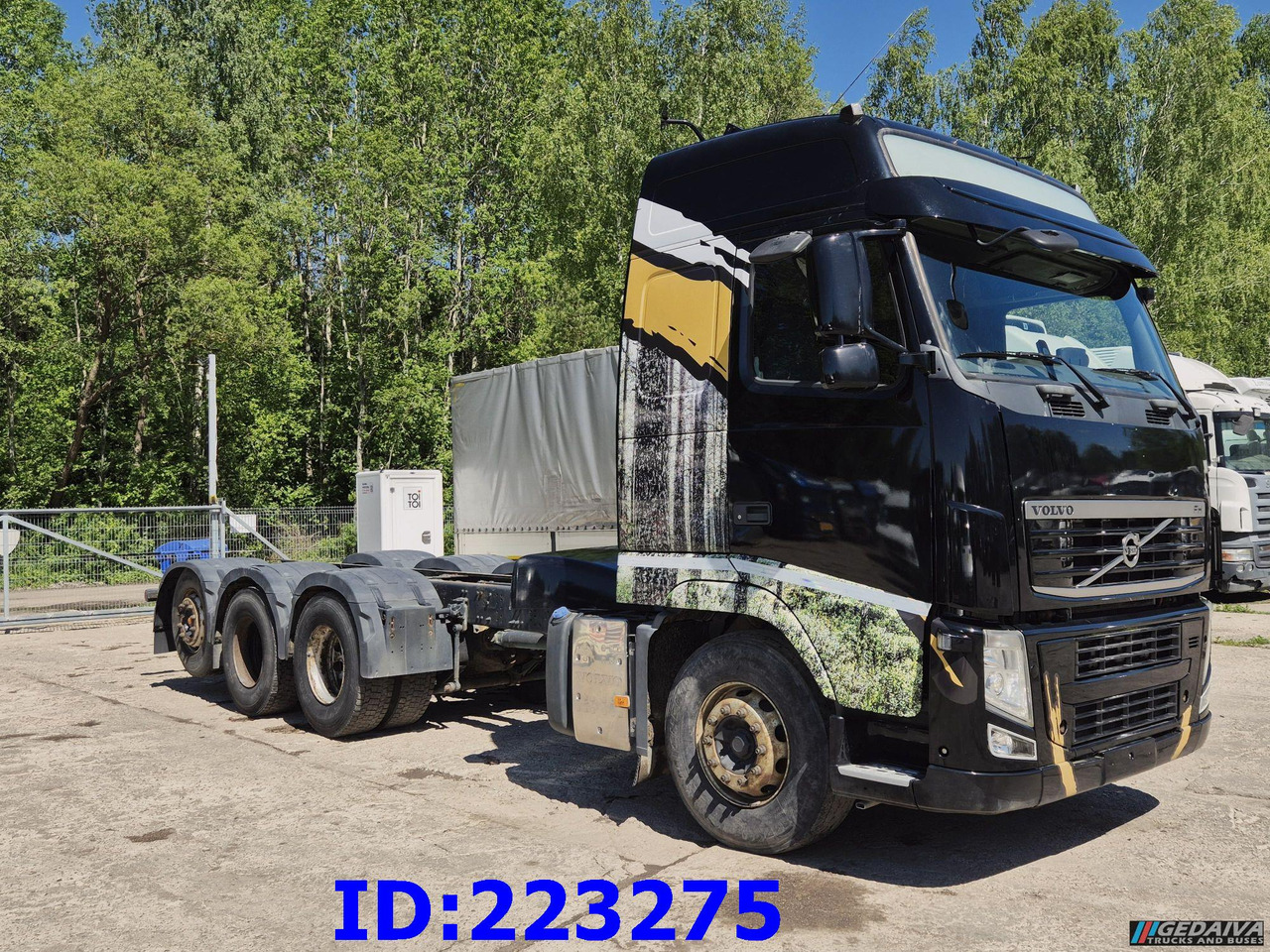 VOLVO FH13 540HP 8X4 (Steering axle) RETARDER - Camión chasis: foto 4 VOLVO FH13 540HP 8X4 (Steering axle) RETARDER - Camión chasis: foto 4