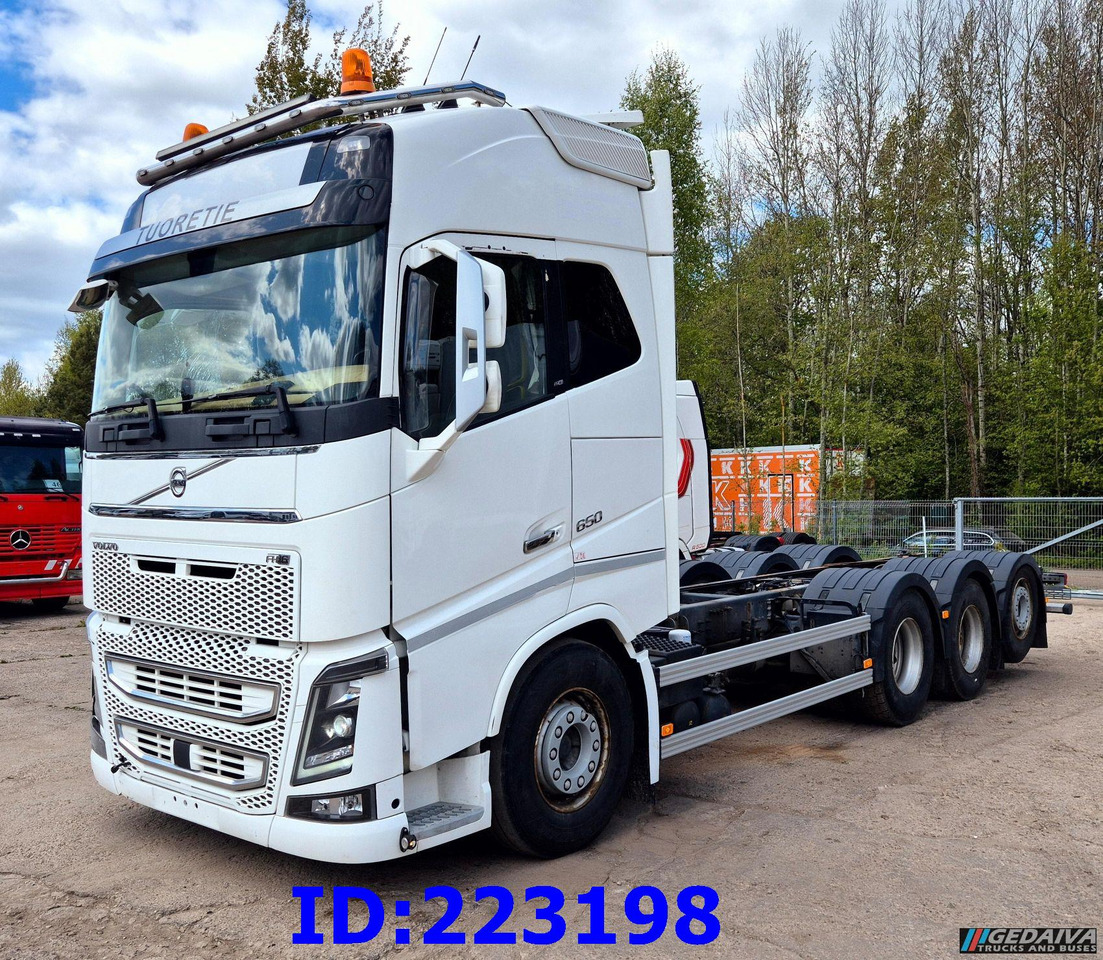 VOLVO FH16 650HP 8X4 (Steering axle) - Camión chasis: foto 1 VOLVO FH16 650HP 8X4 (Steering axle) - Camión chasis: foto 1