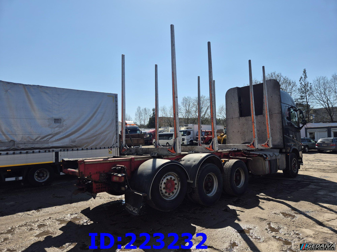 VOLVO FH16 700HP 8X4 Big Axles - Camión forestal: foto 5 VOLVO FH16 700HP 8X4 Big Axles - Camión forestal: foto 5