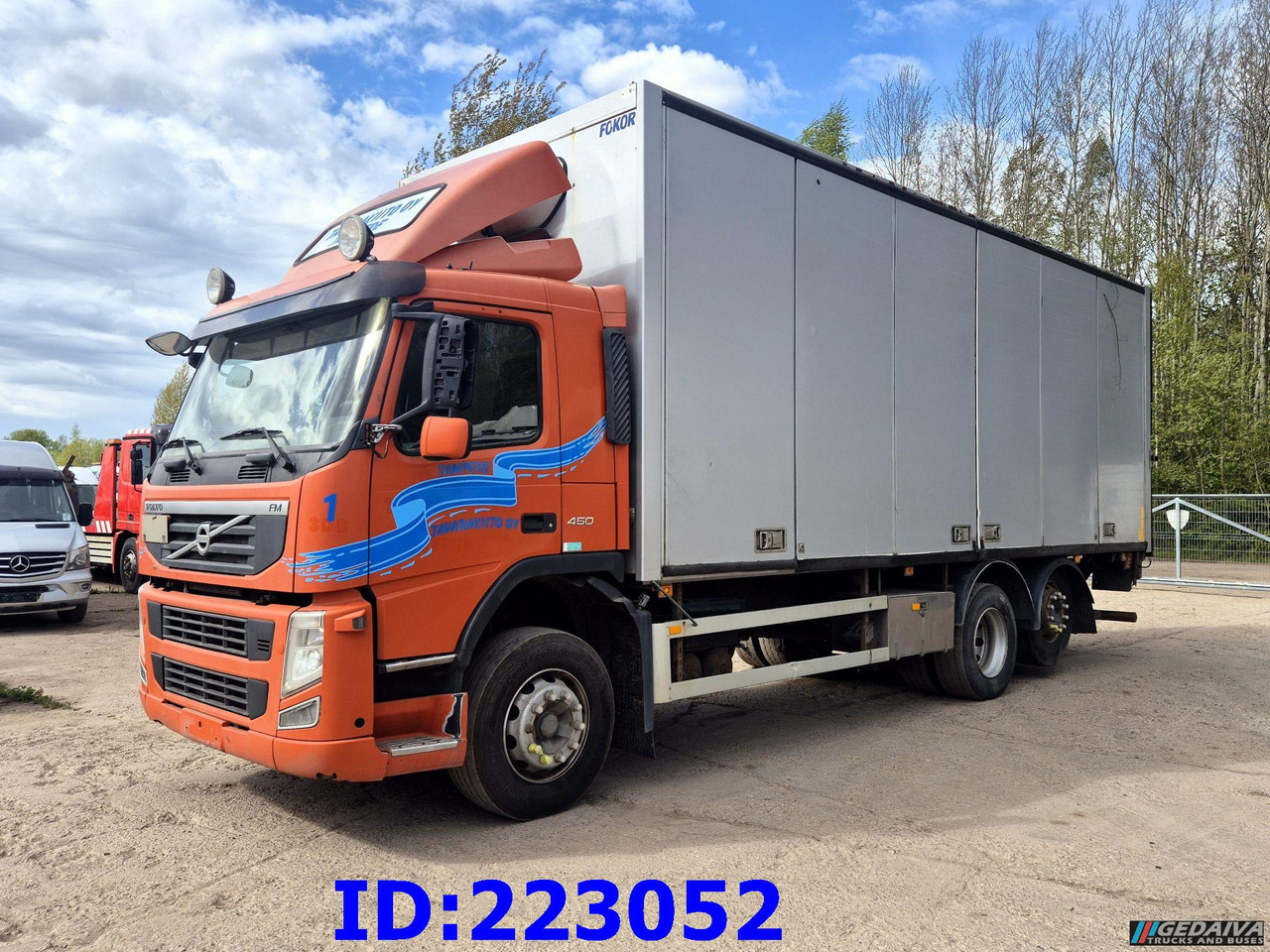 VOLVO FM11 450HP 6x2 Euro5 - Camión caja cerrada: foto 1 VOLVO FM11 450HP 6x2 Euro5 - Camión caja cerrada: foto 1