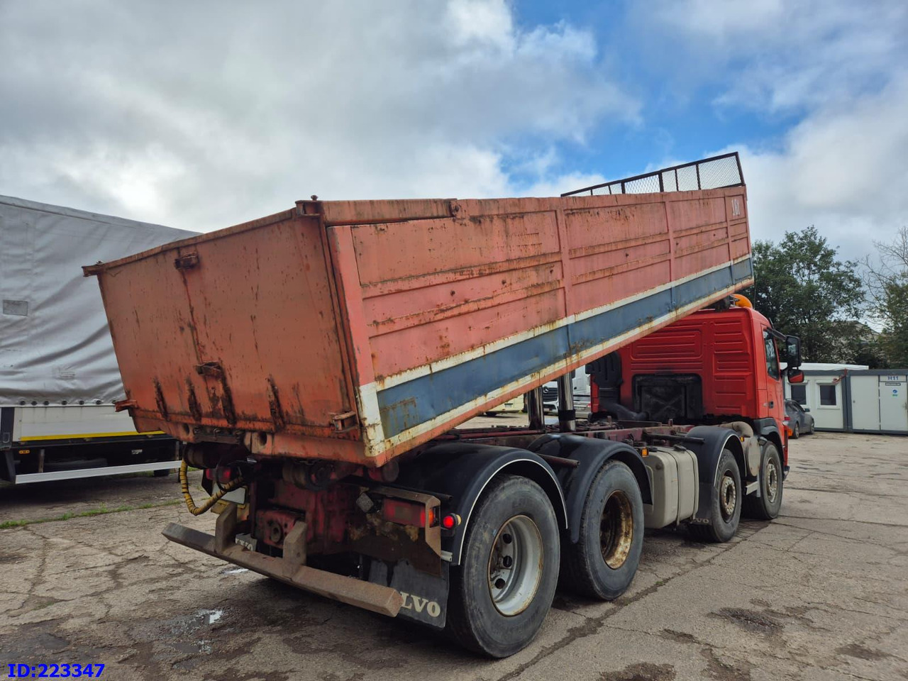 VOLVO FM12 420HP 8X4 Manual - Camión volquete: foto 5 VOLVO FM12 420HP 8X4 Manual - Camión volquete: foto 5