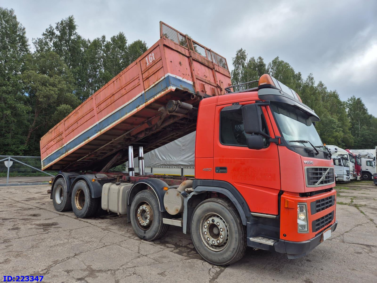 VOLVO FM12 420HP 8X4 Manual - Camión volquete: foto 4 VOLVO FM12 420HP 8X4 Manual - Camión volquete: foto 4