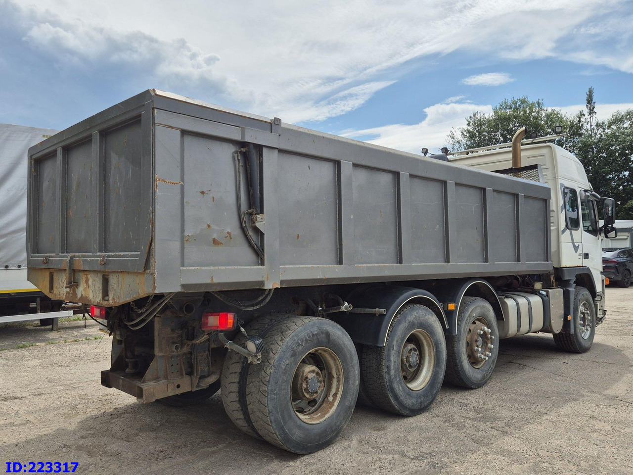 VOLVO FM13 480HP 8x4 (Big axle) - Camión volquete: foto 5 VOLVO FM13 480HP 8x4 (Big axle) - Camión volquete: foto 5