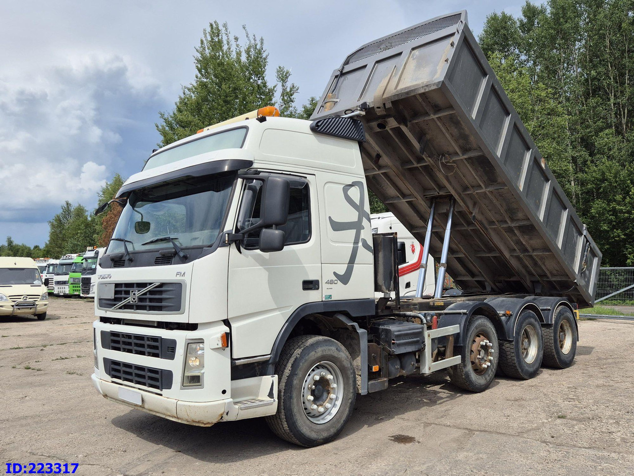 VOLVO FM13 480HP 8x4 (Big axle) - Camión volquete: foto 1 VOLVO FM13 480HP 8x4 (Big axle) - Camión volquete: foto 1