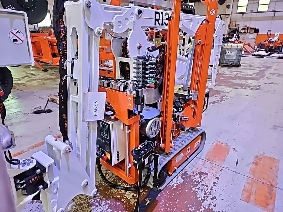 EasyLift R130 - Plataforma articulada: foto 3 EasyLift R130 - Plataforma articulada: foto 3