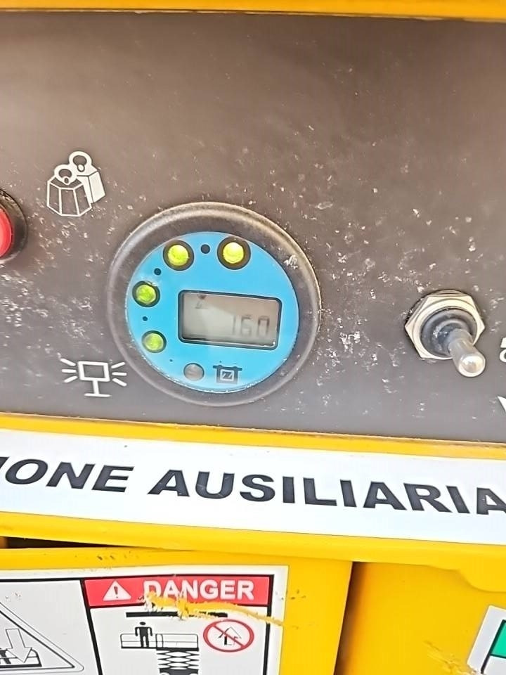 Haulotte Compact 10 N - Plataforma de tijeras: foto 4 Haulotte Compact 10 N - Plataforma de tijeras: foto 4