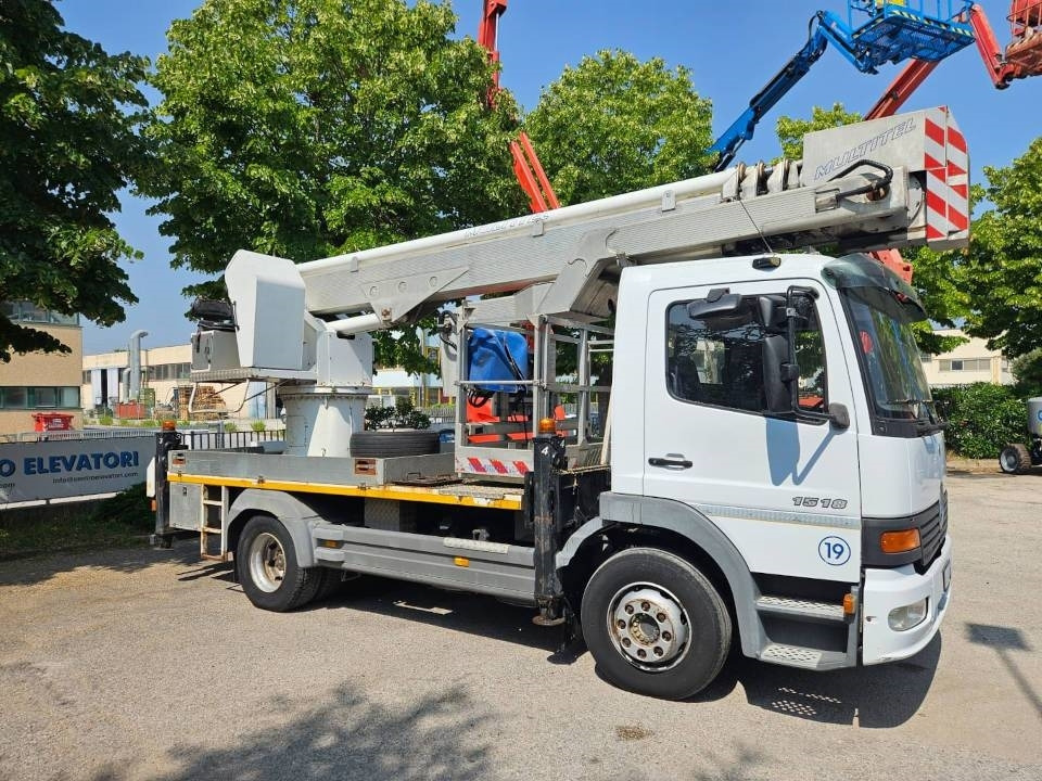 Multitel J328.200 ALU EF - Camión con plataforma elevadora: foto 1 Multitel J328.200 ALU EF - Camión con plataforma elevadora: foto 1