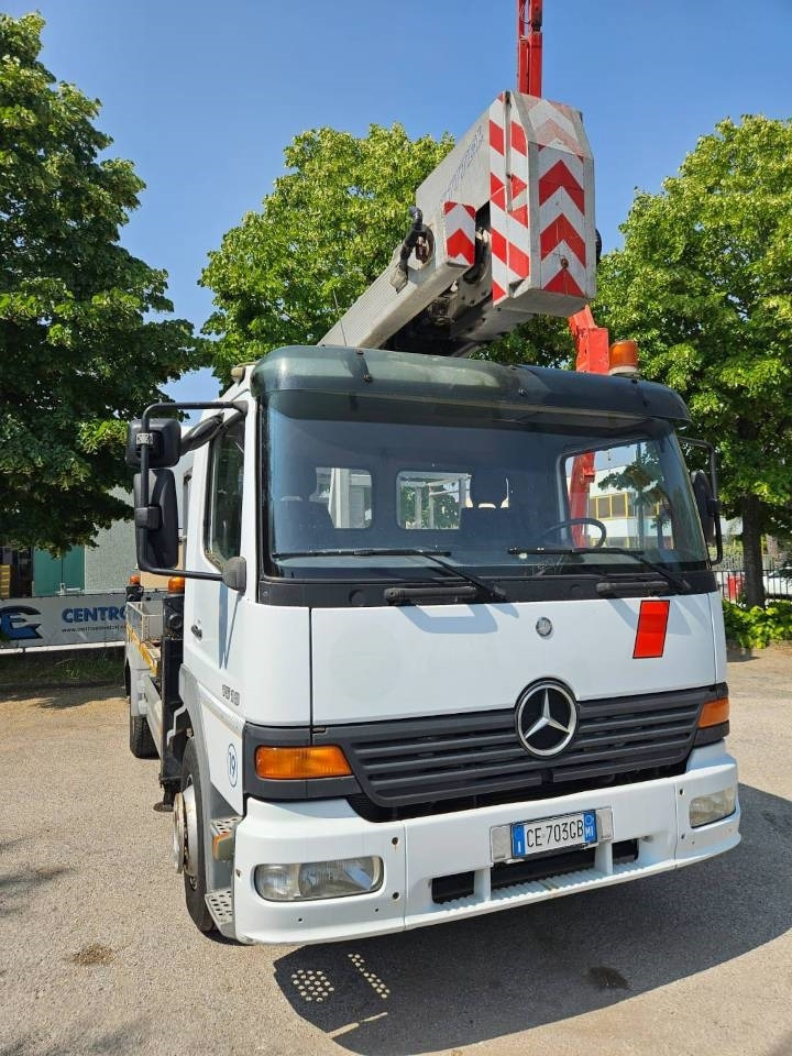 Multitel J328.200 ALU EF - Camión con plataforma elevadora: foto 4 Multitel J328.200 ALU EF - Camión con plataforma elevadora: foto 4