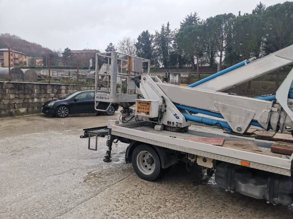 Camión con plataforma elevadora Multitel MX 200: foto 9
