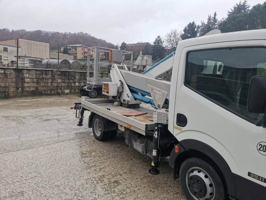 Camión con plataforma elevadora Multitel MX 200: foto 11