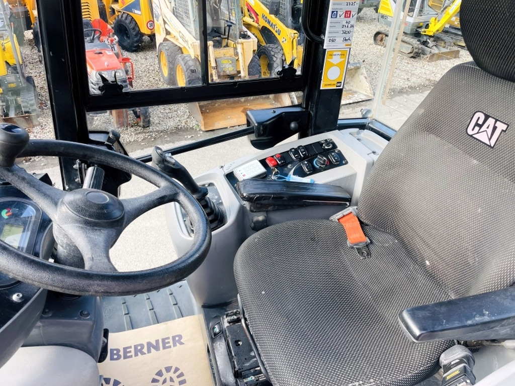 Caterpillar 908M (3927) - Cargadora de ruedas: foto 5 Caterpillar 908M (3927) - Cargadora de ruedas: foto 5