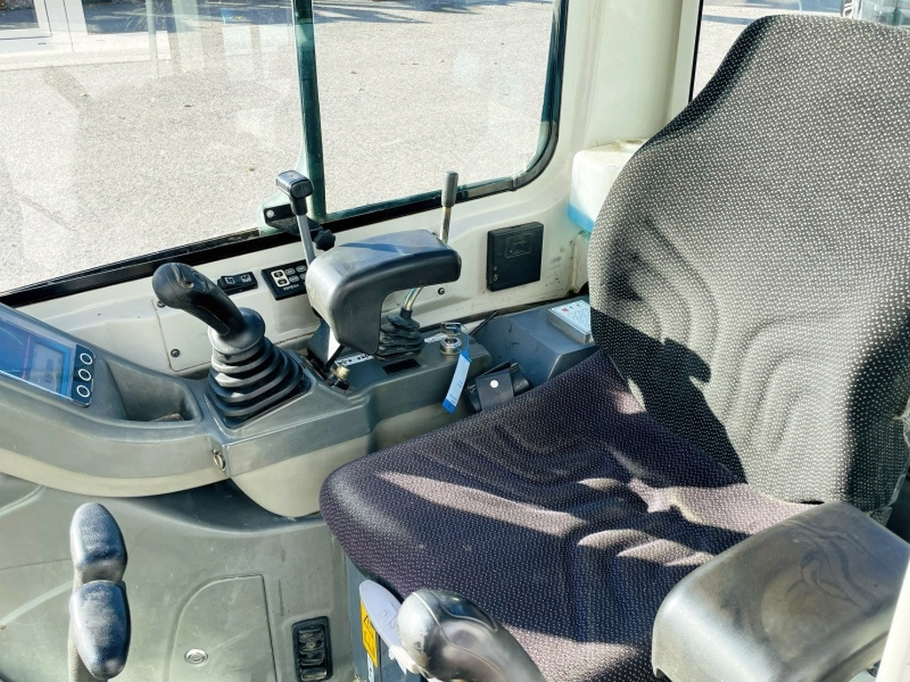 Takeuchi TB216 (4095) - Miniexcavadora: foto 5 Takeuchi TB216 (4095) - Miniexcavadora: foto 5