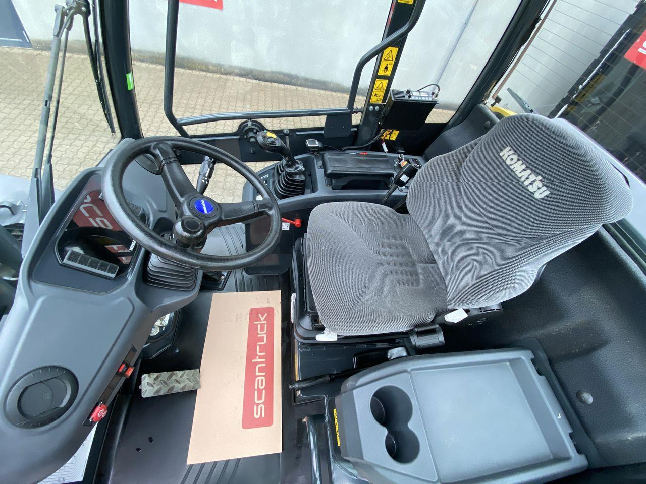 Komatsu WA70M-8EO - Cargadora articulada: foto 3 Komatsu WA70M-8EO - Cargadora articulada: foto 3