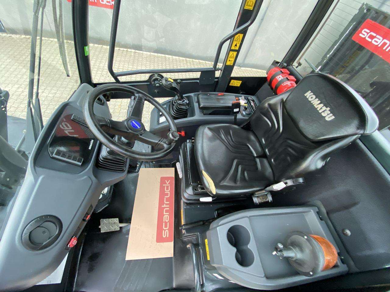 Komatsu WA80M-8EO - Cargadora articulada: foto 3 Komatsu WA80M-8EO - Cargadora articulada: foto 3