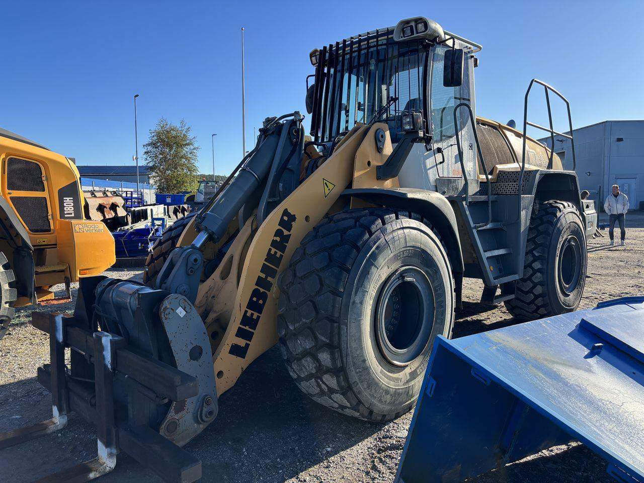 Liebherr L566 - Cargadora de ruedas: foto 1 Liebherr L566 - Cargadora de ruedas: foto 1