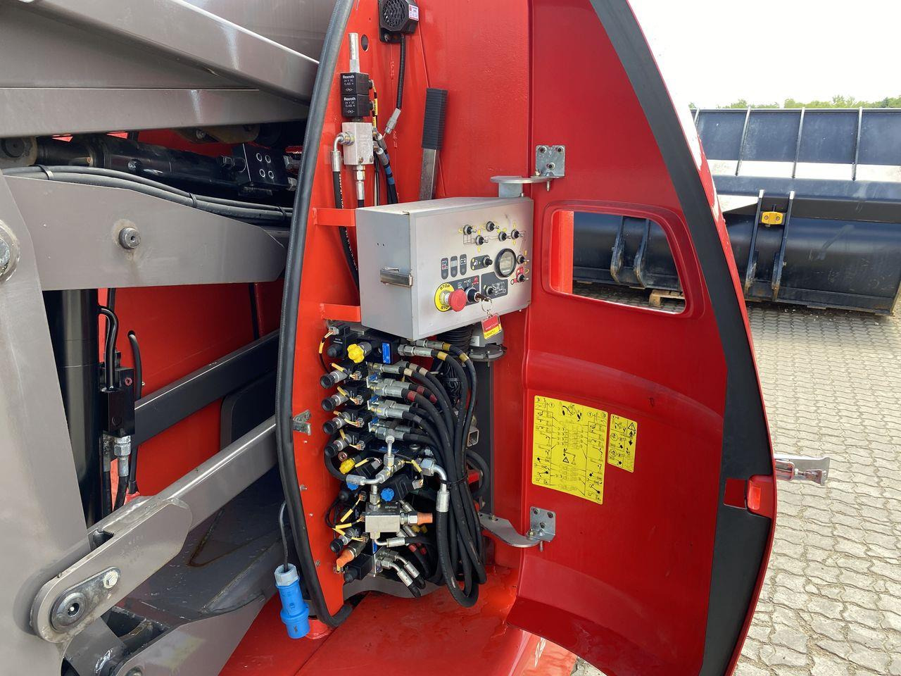Plataforma articulada Manitou 120AETJ Compact 3D: foto 9
