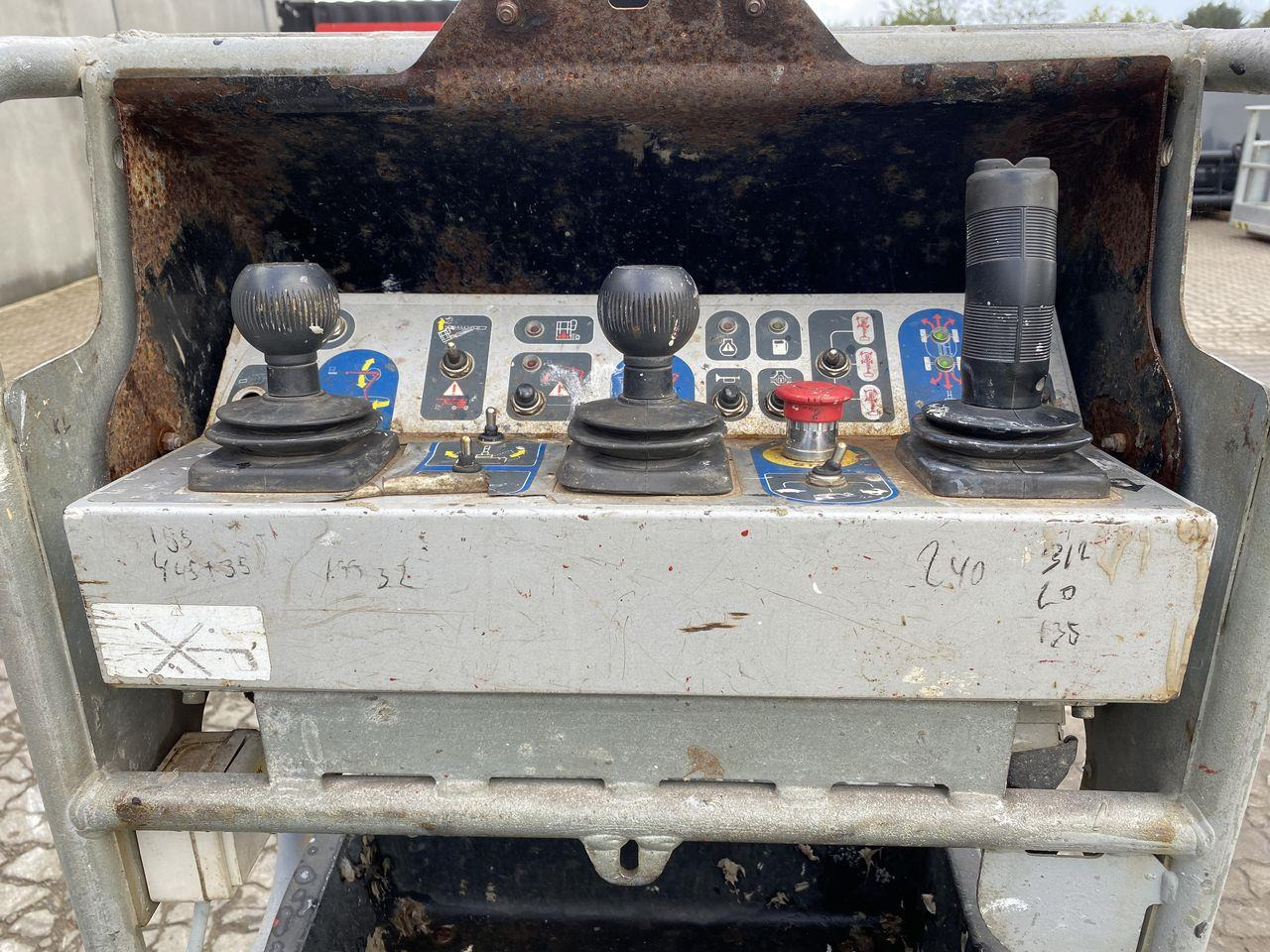 Manitou 200ATJ RC - Plataforma articulada: foto 3 Manitou 200ATJ RC - Plataforma articulada: foto 3