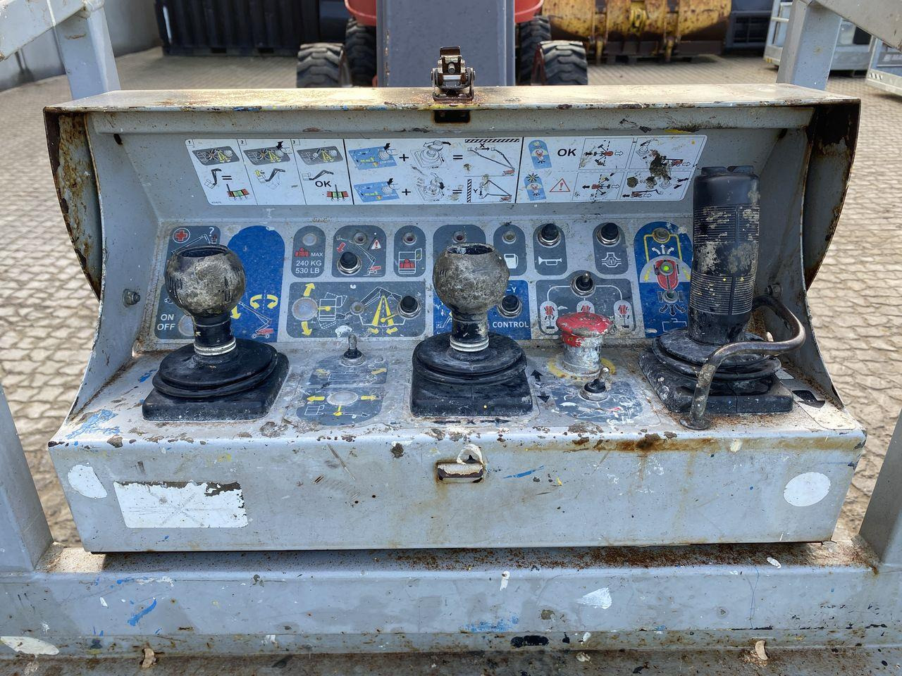 Manitou 260TJ - Plataforma articulada: foto 3 Manitou 260TJ - Plataforma articulada: foto 3