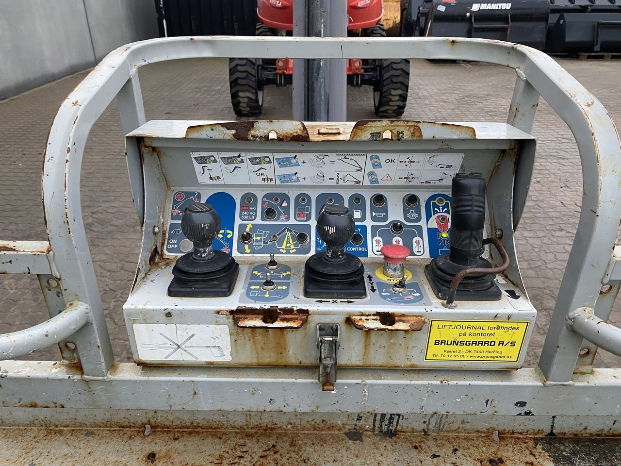 Manitou 280TJ - Plataforma articulada: foto 3 Manitou 280TJ - Plataforma articulada: foto 3