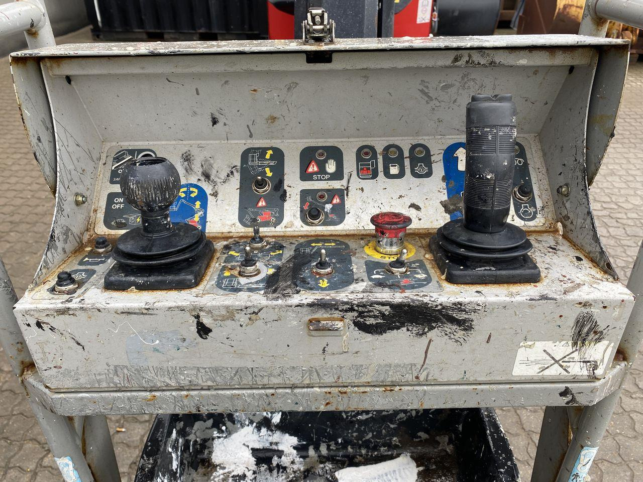 Manitou MANGO12 - Plataforma articulada: foto 3 Manitou MANGO12 - Plataforma articulada: foto 3