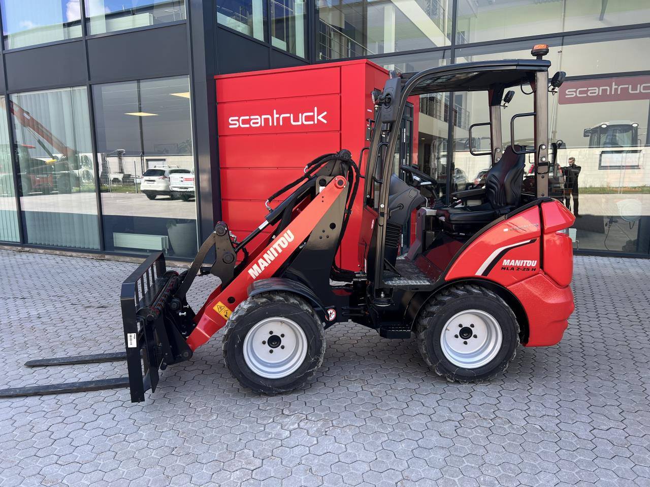 Manitou MLA 2-25H-4P - Cargadora de ruedas: foto 1 Manitou MLA 2-25H-4P - Cargadora de ruedas: foto 1
