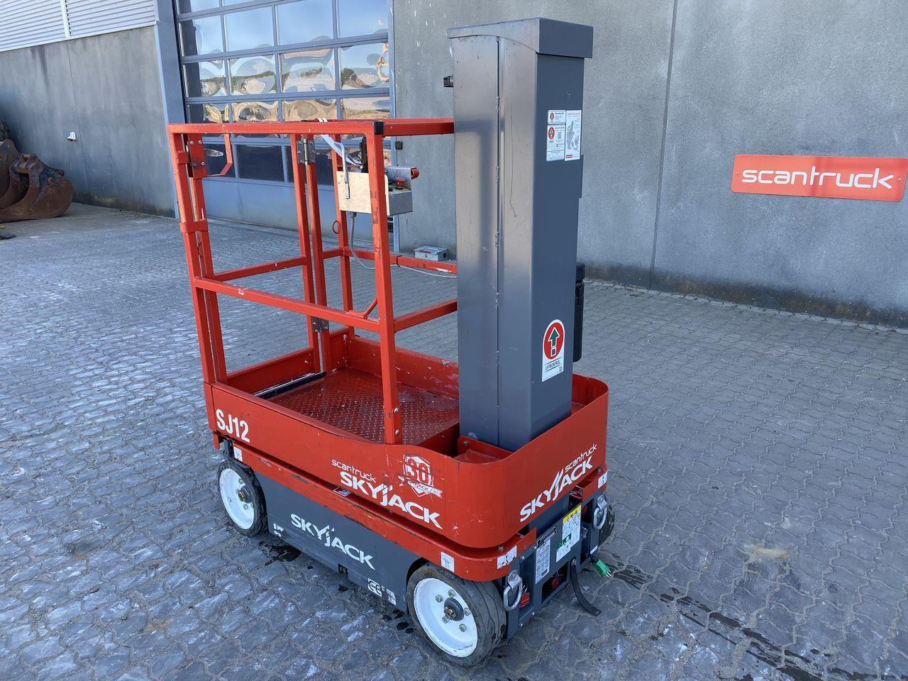 Skyjack SJ12 - Plataforma de mástil vertical: foto 2 Skyjack SJ12 - Plataforma de mástil vertical: foto 2
