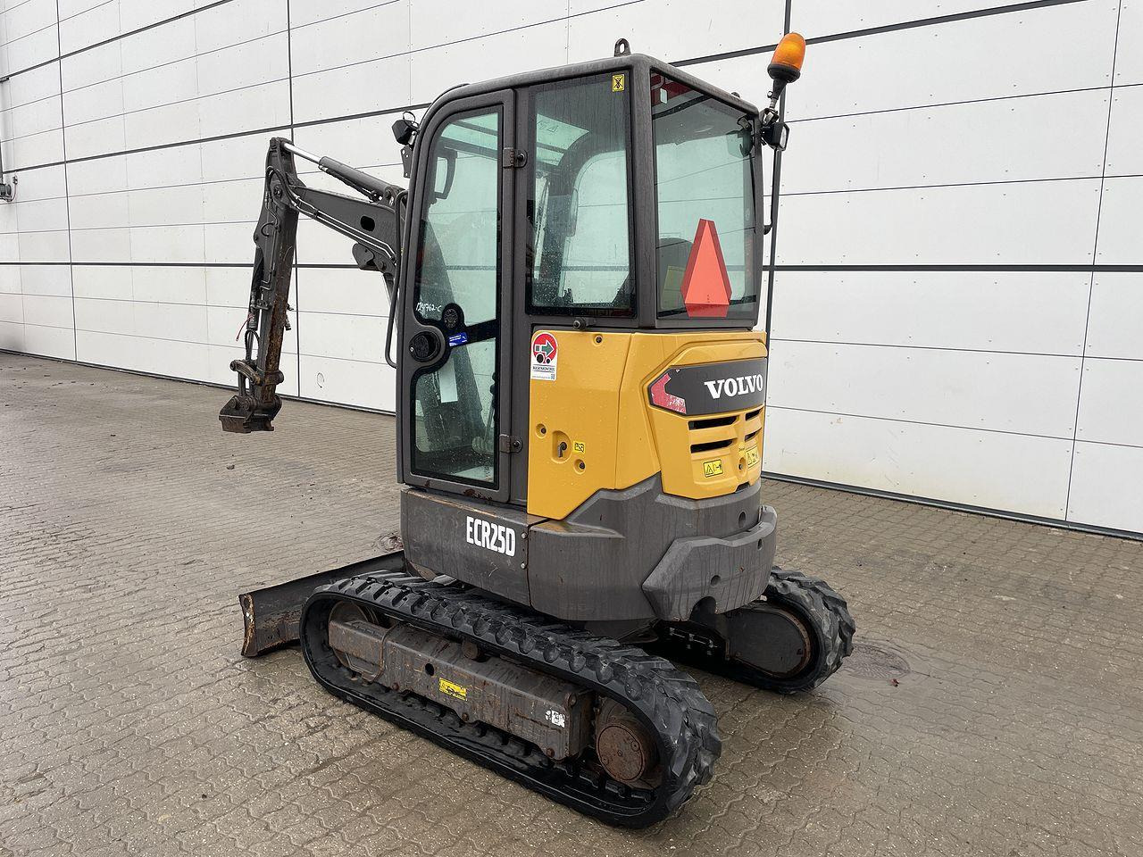 Volvo ECR25 - Miniexcavadora: foto 2 Volvo ECR25 - Miniexcavadora: foto 2