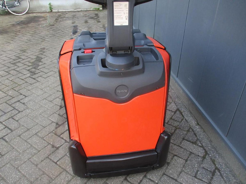 Toyota LPE 250 - Transpaleta: foto 3 Toyota LPE 250 - Transpaleta: foto 3