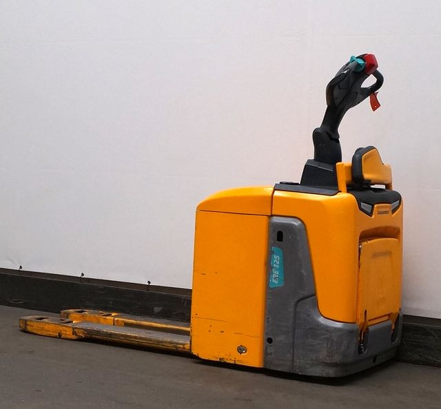 Jungheinrich ERE125 - Transpaleta: foto 2 Jungheinrich ERE125 - Transpaleta: foto 2