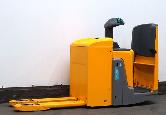 Jungheinrich ERE225 - Transpaleta: foto 1 Jungheinrich ERE225 - Transpaleta: foto 1