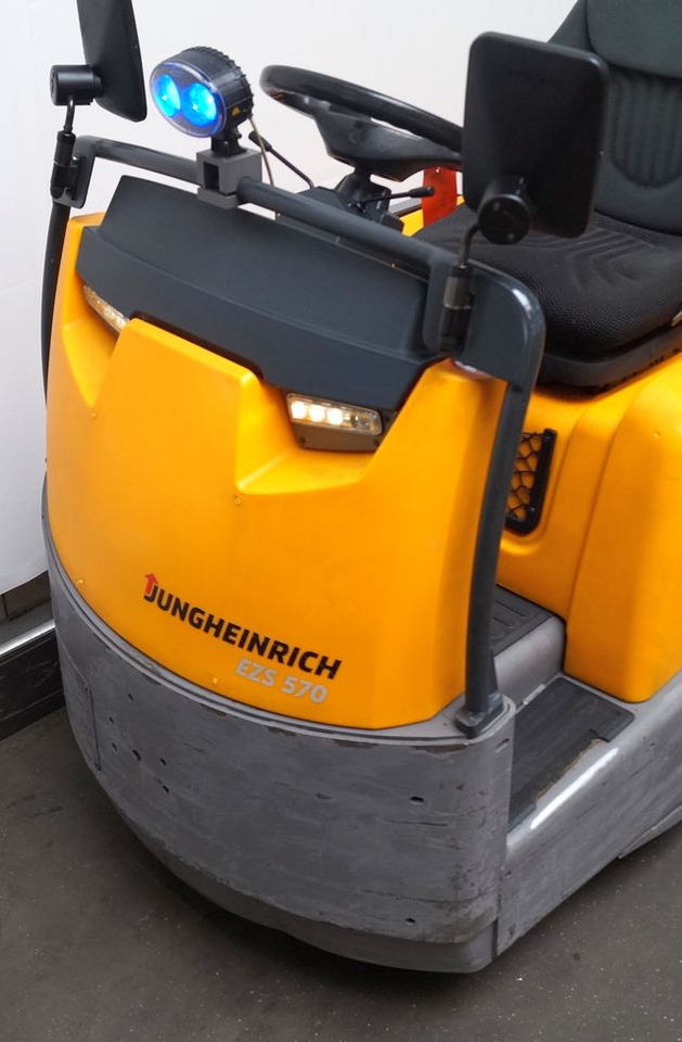 Jungheinrich EZS570 - Remolcadora: foto 3 Jungheinrich EZS570 - Remolcadora: foto 3