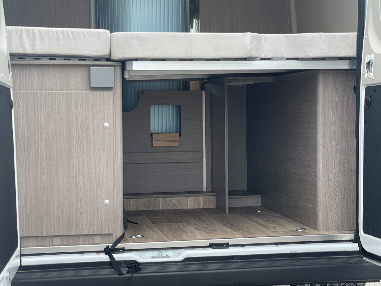 PÖSSL 2WIN R PLUS BODYKIT *EINZELSTÜCK* - Cámper: foto 5 PÖSSL 2WIN R PLUS BODYKIT *EINZELSTÜCK* - Cámper: foto 5