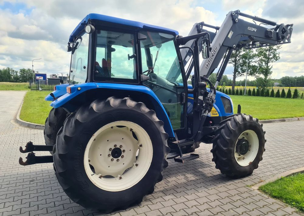 New Holland T5040 - Tractor: foto 4 New Holland T5040 - Tractor: foto 4