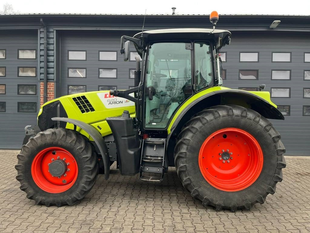 Claas Arion 620 CIS - Tractor: foto 2 Claas Arion 620 CIS - Tractor: foto 2