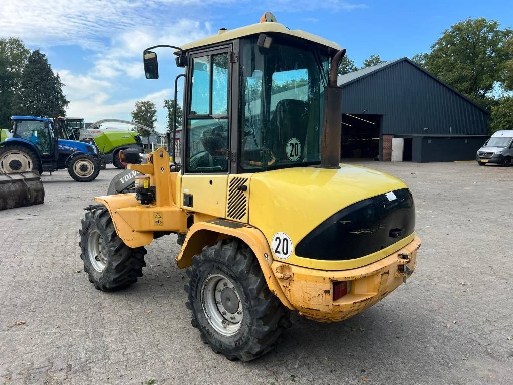 Volvo L 30 B - Cargadora de ruedas: foto 3 Volvo L 30 B - Cargadora de ruedas: foto 3