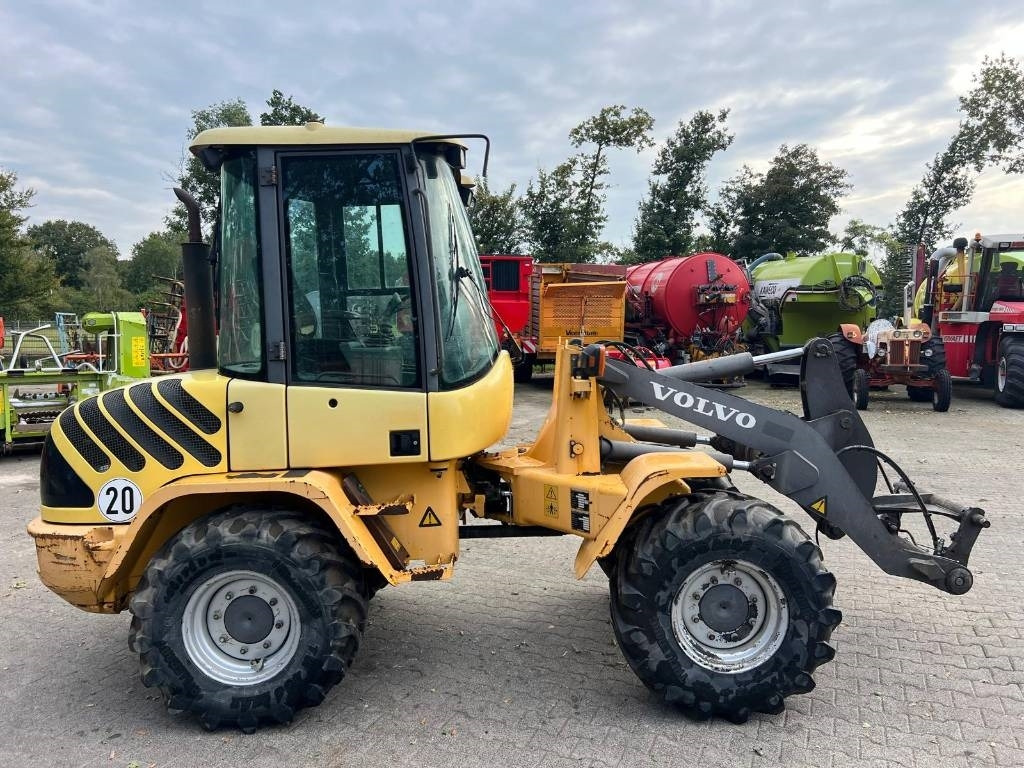 Volvo L 30 B  - Cargadora de ruedas: foto 1 Volvo L 30 B  - Cargadora de ruedas: foto 1