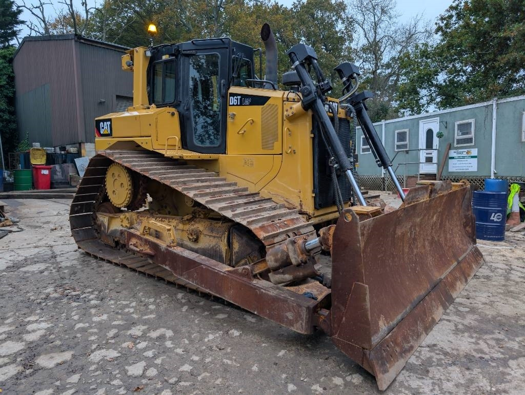 Bulldozer CAT D 6 T LGP: foto 1