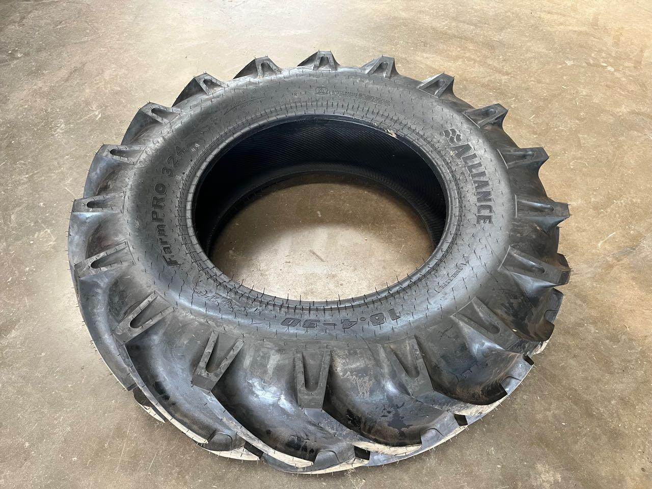 Alliance Farmpro 324, 18.4-30 8PR, 139 A8 - Neumático: foto 1 Alliance Farmpro 324, 18.4-30 8PR, 139 A8 - Neumático: foto 1