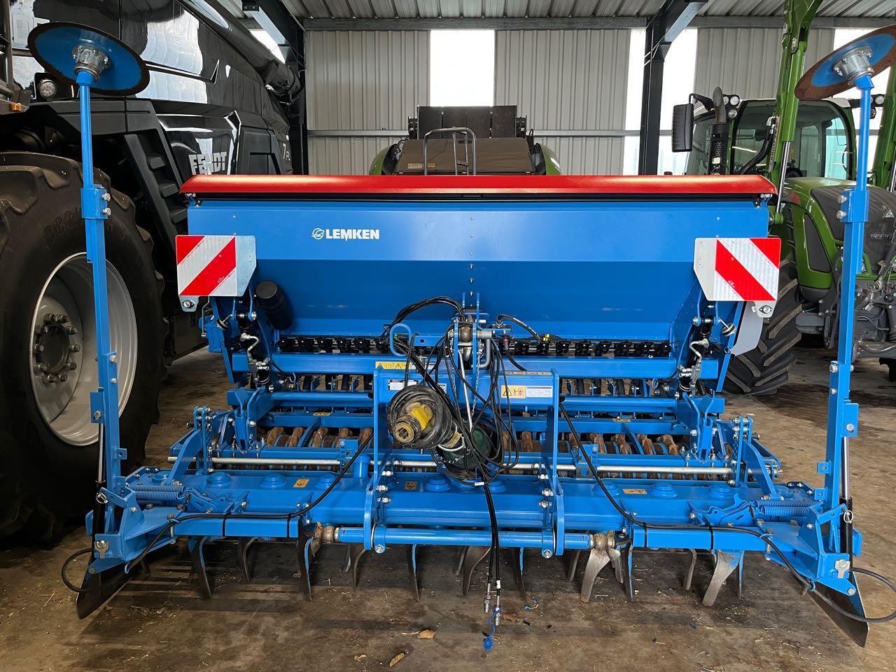 Lemken Zirkon 8/Saphir 9 - Combinado de siembra: foto 1 Lemken Zirkon 8/Saphir 9 - Combinado de siembra: foto 1