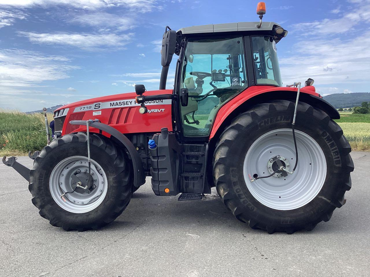 Massey Ferguson 7719 Exclusive Dyna VT - Tractor: foto 2 Massey Ferguson 7719 Exclusive Dyna VT - Tractor: foto 2