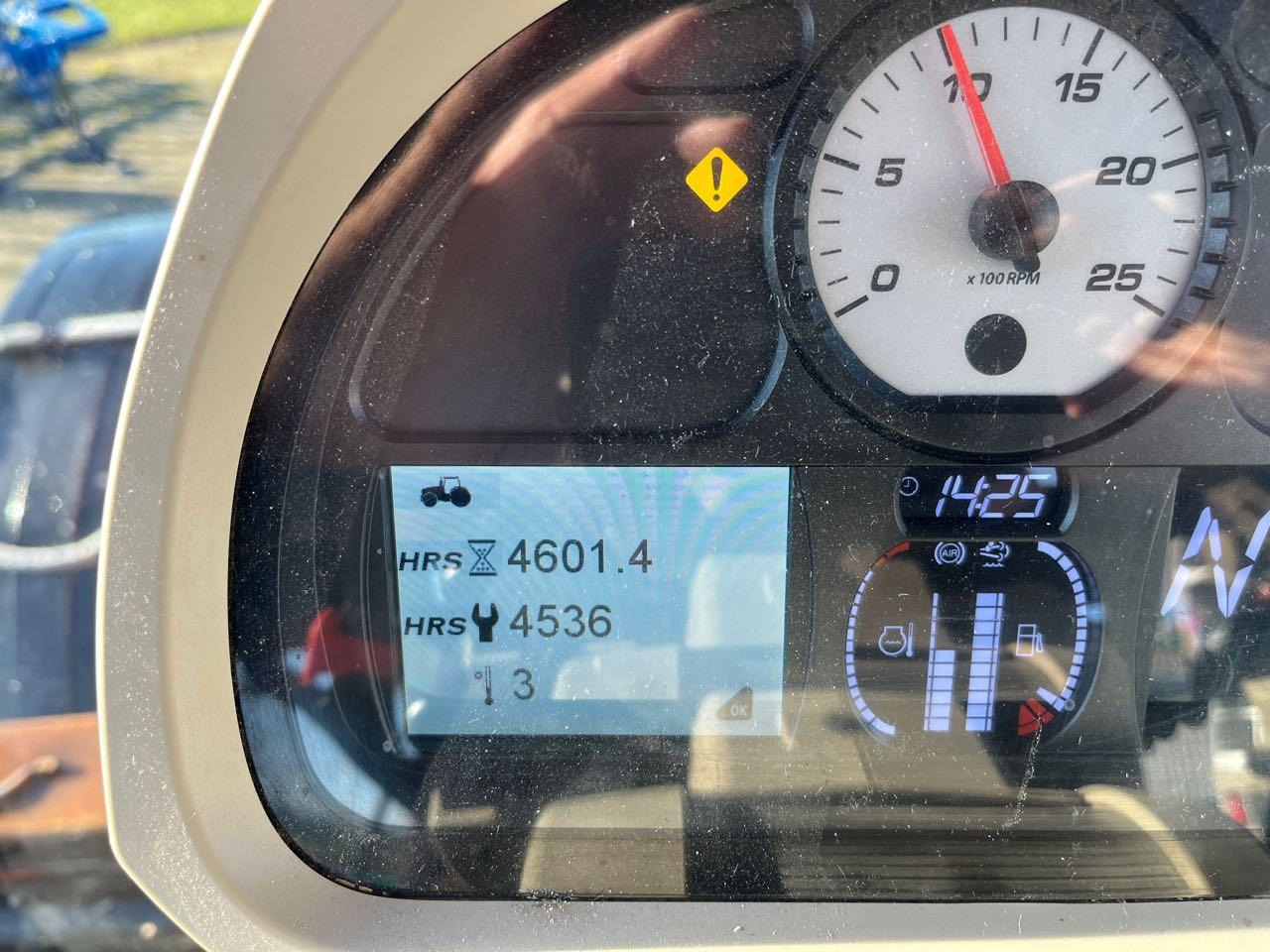 Massey Ferguson 8727 Dyna-VT - Tractor: foto 4 Massey Ferguson 8727 Dyna-VT - Tractor: foto 4