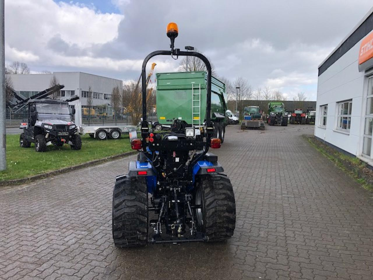 Solis 26 6+2 Seitenschalter - Tractor: foto 4 Solis 26 6+2 Seitenschalter - Tractor: foto 4