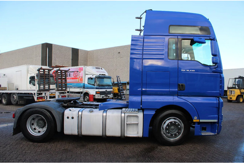 MAN TGA 18.440 + EURO 5 + MANUAL - Cabeza tractora: foto 4 MAN TGA 18.440 + EURO 5 + MANUAL - Cabeza tractora: foto 4