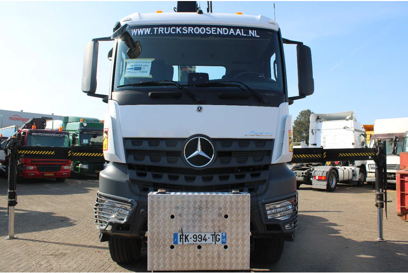 Mercedes-Benz Arocs 2051 + 4X4 + HIAB 302 E6 / JIB 70 X 4 + 10 EXTENTSIONS / NEW!! - Cabeza tractora: foto 5 Mercedes-Benz Arocs 2051 + 4X4 + HIAB 302 E6 / JIB 70 X 4 + 10 EXTENTSIONS / NEW!! - Cabeza tractora: foto 5