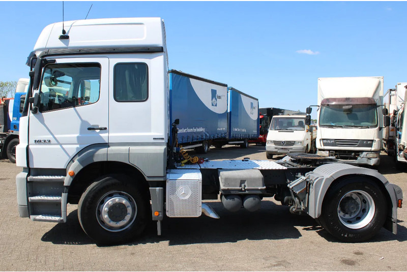 Mercedes-Benz Axor 1833 + manual + RETARDER! 122.939 km orginal! perfect condition + EURO 5 - Cabeza tractora: foto 3 Mercedes-Benz Axor 1833 + manual + RETARDER! 122.939 km orginal! perfect condition + EURO 5 - Cabeza tractora: foto 3